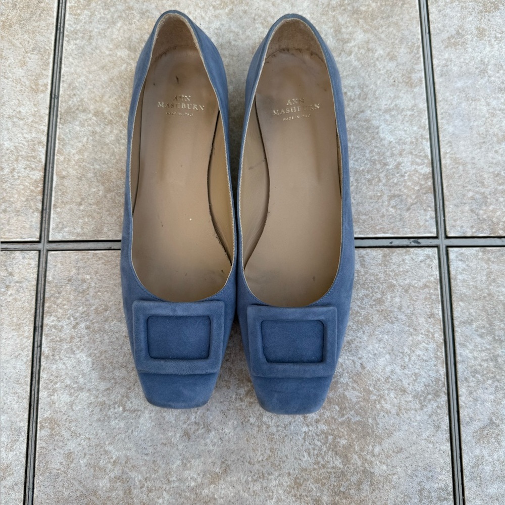 ANN MASHBURN Powder Blue Suede Low Block Heel Pumps with Decorative Buckle - Picture 4 of 14